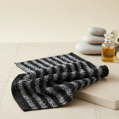 serviette exfoliante noir rayures