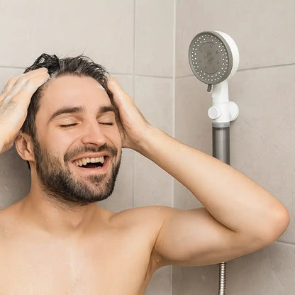 pommeau de douche brumisateu avec un homme